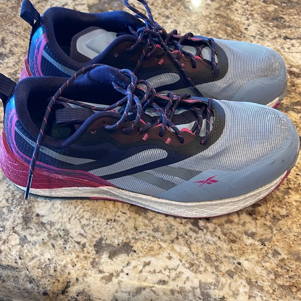 Gently Used Reebok sneaker - Picture 2 of 7